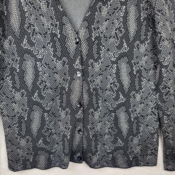 Jones NY Sz 1X Cardigan Snakeskin Black Gray 5 Button Office Eveningwear Party - Picture 3 of 12